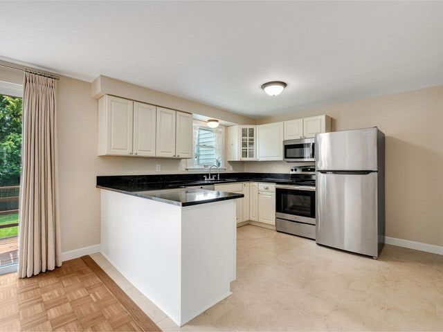 35 Fairmont Place, Burlington, VT 05408