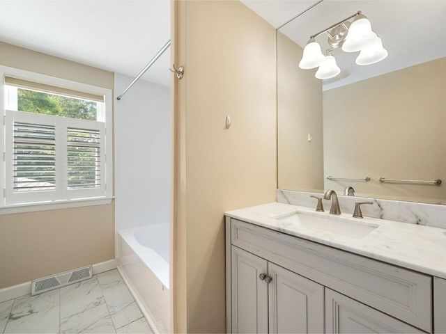 35 Fairmont Place, Burlington, VT 05408
