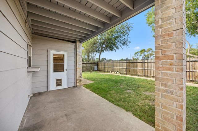 8043 Oceanside Drive, Houston, TX 77095