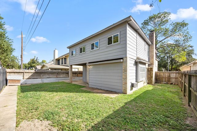 8043 Oceanside Drive, Houston, TX 77095