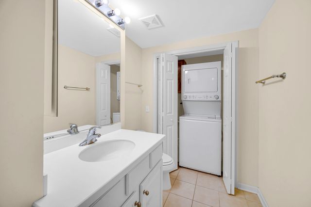 701 W RAND Road 432, Arlington Heights, IL 60004