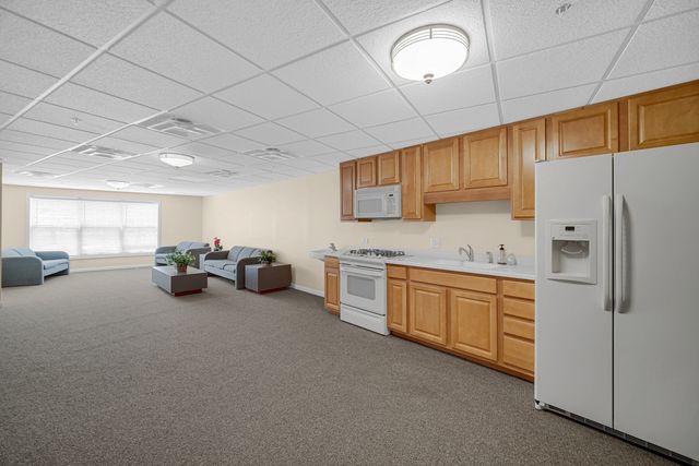 701 W RAND Road 432, Arlington Heights, IL 60004