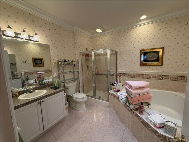 19 Meadow Pond Circle, Miller Place, NY 11764