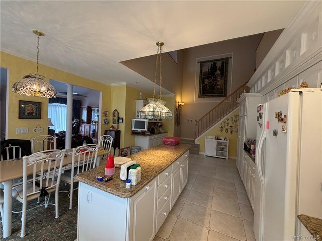 19 Meadow Pond Circle, Miller Place, NY 11764
