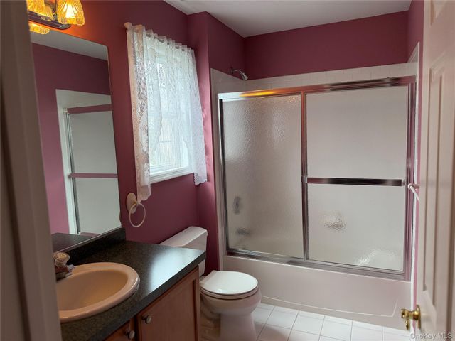 19 Meadow Pond Circle, Miller Place, NY 11764