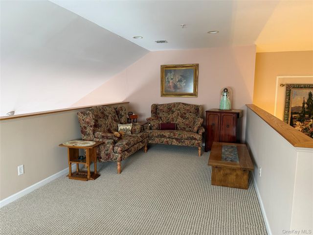 19 Meadow Pond Circle, Miller Place, NY 11764