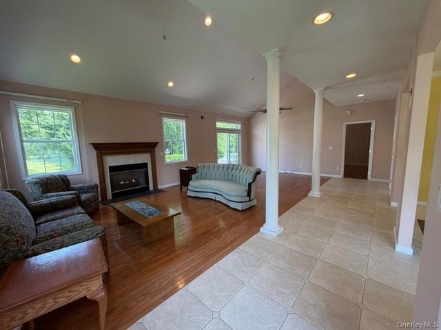 19 Meadow Pond Circle, Miller Place, NY 11764