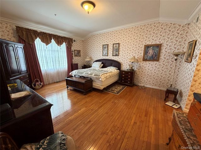 19 Meadow Pond Circle, Miller Place, NY 11764