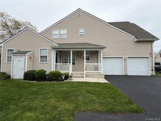 19 Meadow Pond Circle, Miller Place, NY 11764
