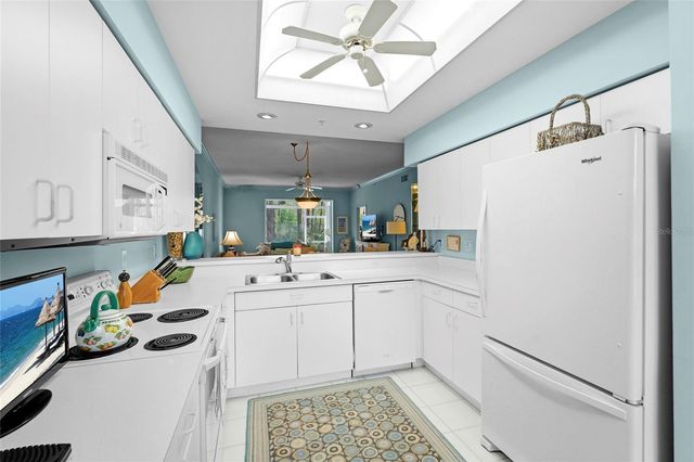 9550 HIGH GATE DRIVE 1515, Sarasota, FL 34238