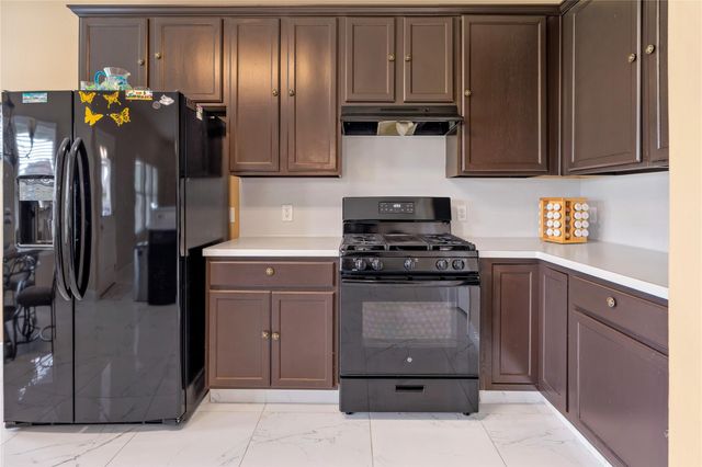 6531 Lost Pines Bend, Houston, TX 77049