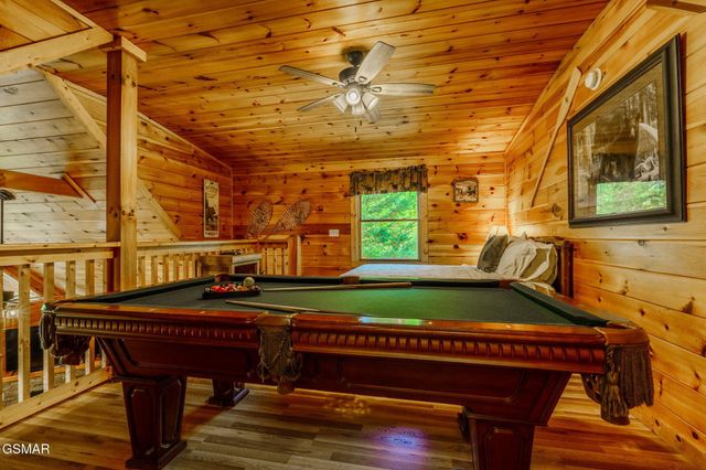 914 High Mountain Way, Gatlinburg, TN 37738