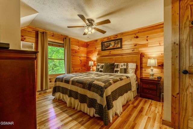 914 High Mountain Way, Gatlinburg, TN 37738