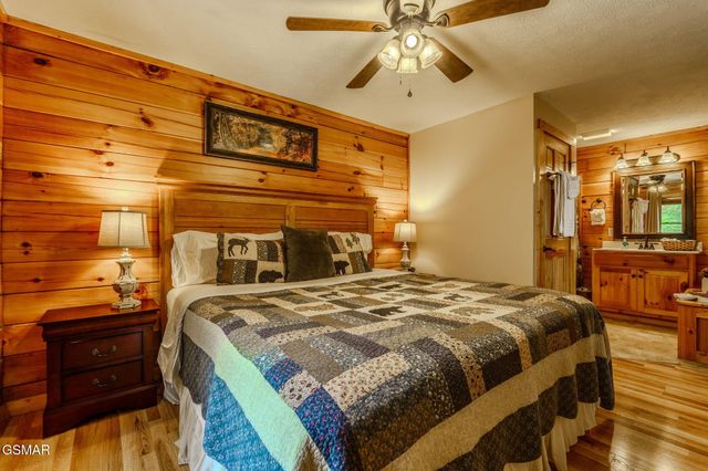 914 High Mountain Way, Gatlinburg, TN 37738