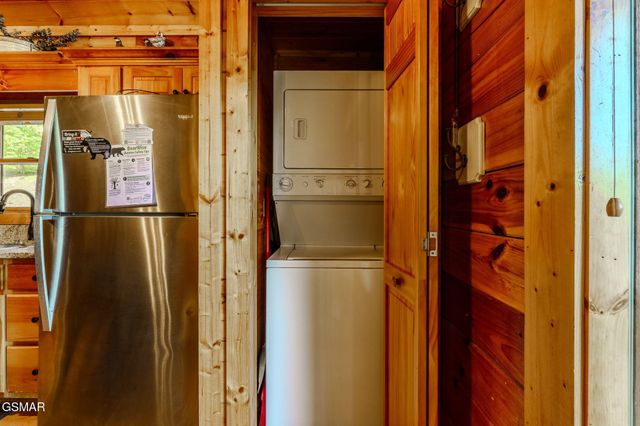 914 High Mountain Way, Gatlinburg, TN 37738
