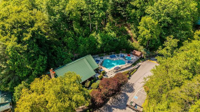 914 High Mountain Way, Gatlinburg, TN 37738
