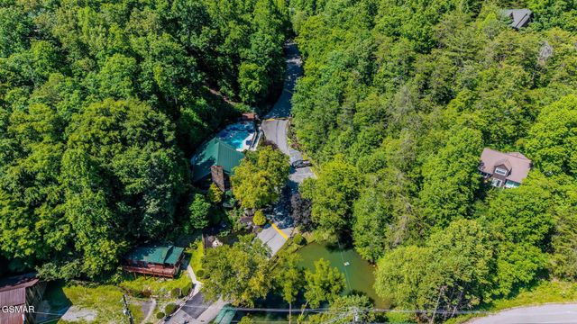 914 High Mountain Way, Gatlinburg, TN 37738