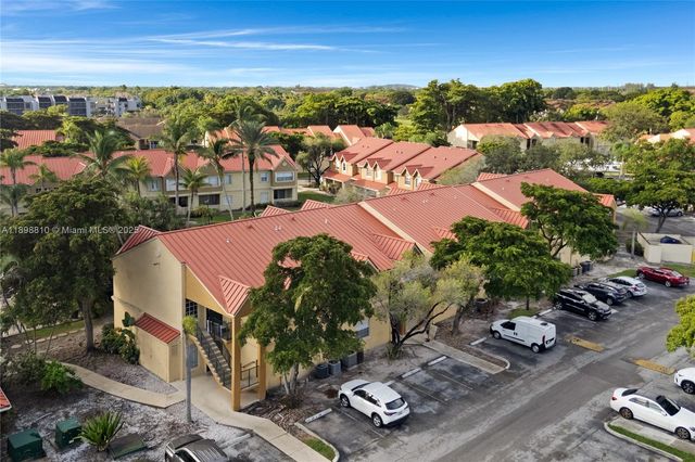 18350 NW 68th Ave F, Hialeah, FL 33015