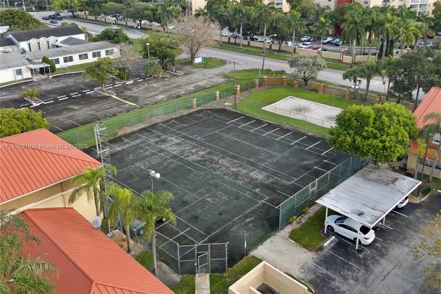 18350 NW 68th Ave F, Hialeah, FL 33015