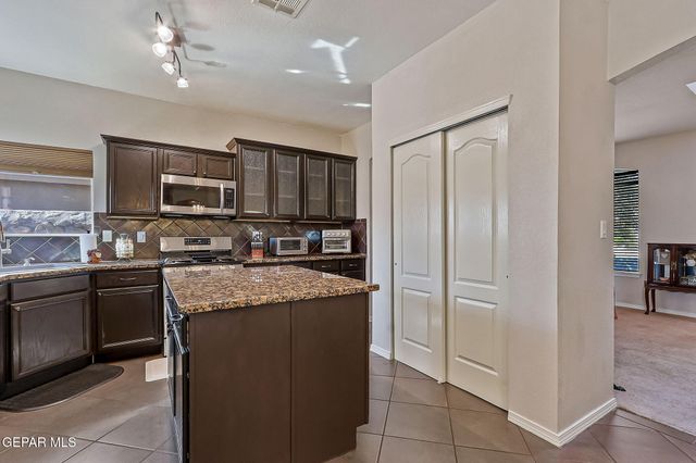 12744 Velvet Willow Dr, El Paso, TX 79938