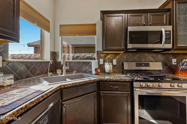 12744 Velvet Willow Dr, El Paso, TX 79938