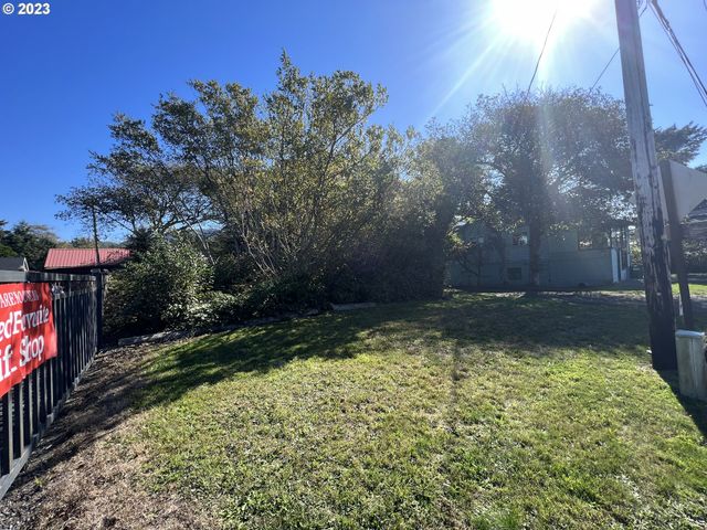 Hwy 101, Rockaway Beach, OR 97136