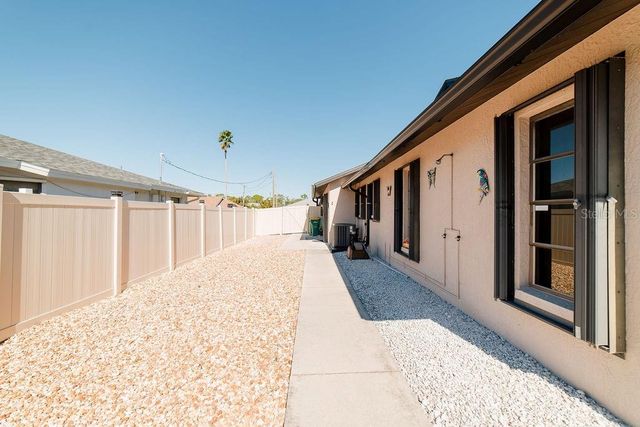 9273 CARNATION AVENUE, Englewood, FL 34224