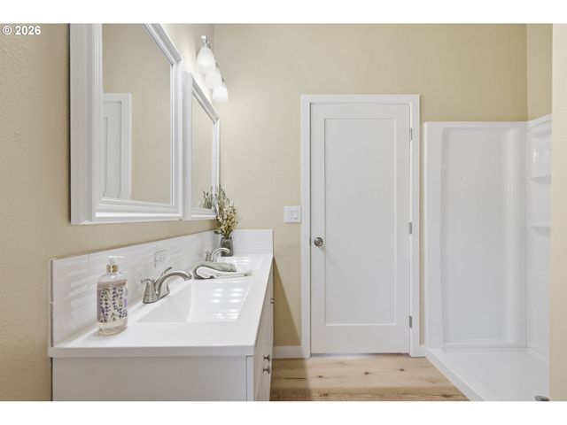 5972 MT VERNON Rd, Springfield, OR 97478