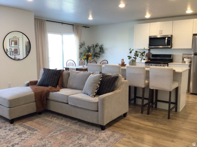 1052 E REGATTA LN, Saratoga Springs, UT 84045