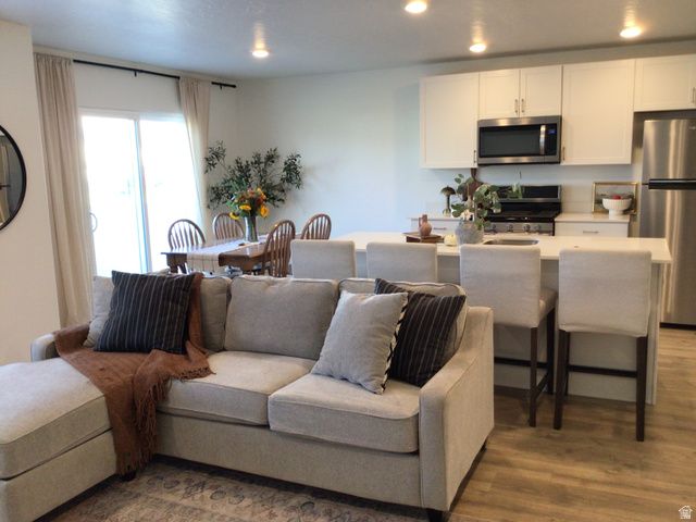 1052 E REGATTA LN, Saratoga Springs, UT 84045