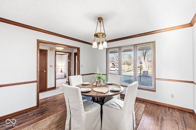 1635 Village Walk Drive, Zionsville, IN 46077