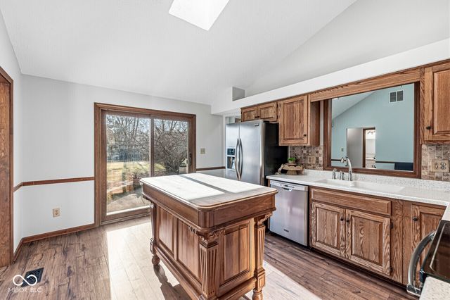 1635 Village Walk Drive, Zionsville, IN 46077