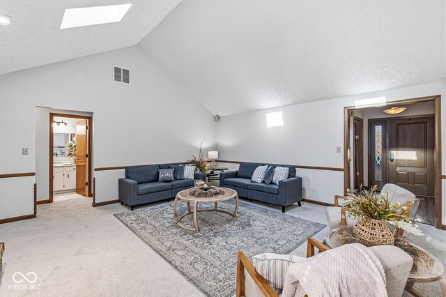 1635 Village Walk Drive, Zionsville, IN 46077