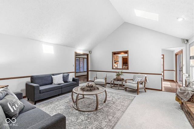 1635 Village Walk Drive, Zionsville, IN 46077