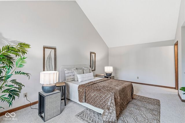 1635 Village Walk Drive, Zionsville, IN 46077