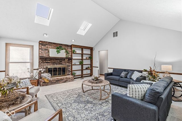 1635 Village Walk Drive, Zionsville, IN 46077