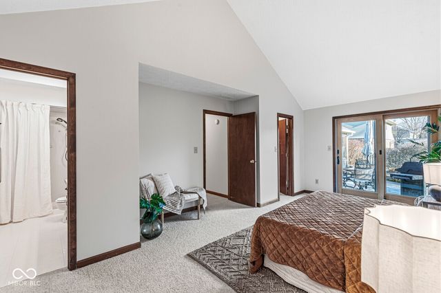 1635 Village Walk Drive, Zionsville, IN 46077