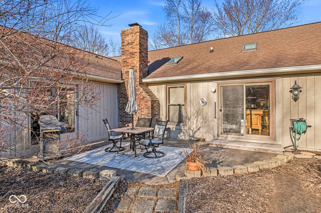 1635 Village Walk Drive, Zionsville, IN 46077