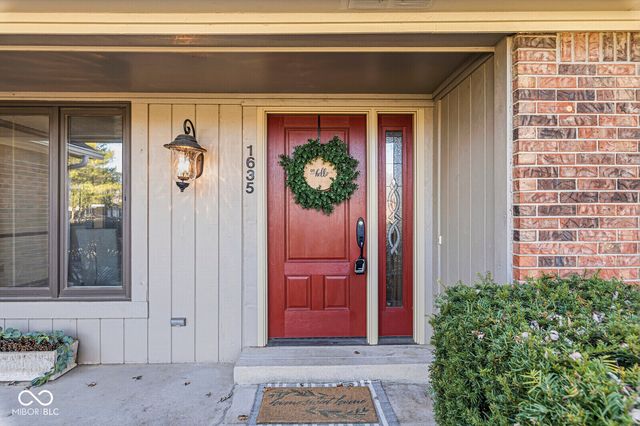 1635 Village Walk Drive, Zionsville, IN 46077