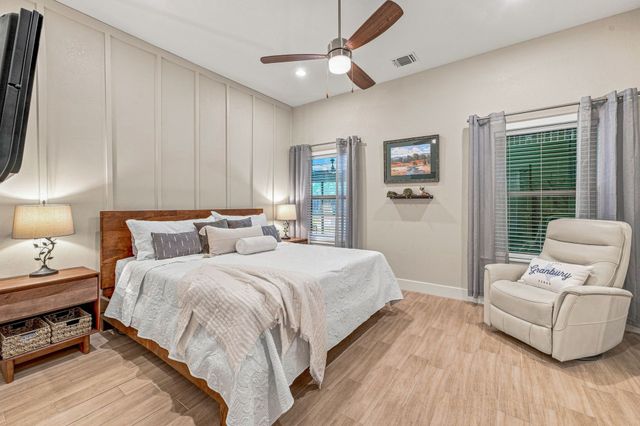 5004 Moss Rock Trail, Granbury, TX 76048