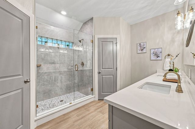 5004 Moss Rock Trail, Granbury, TX 76048