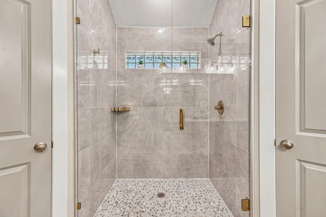 5004 Moss Rock Trail, Granbury, TX 76048
