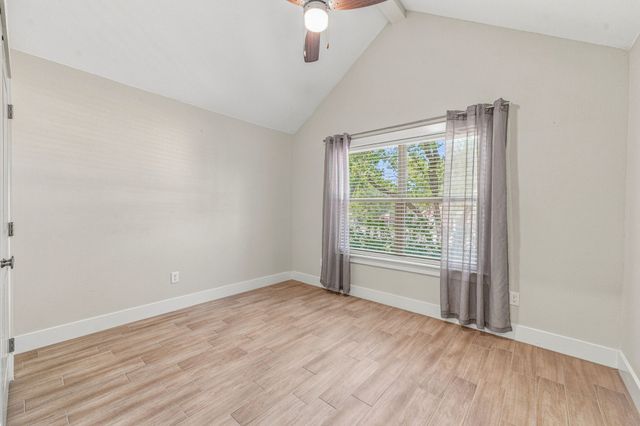 5004 Moss Rock Trail, Granbury, TX 76048