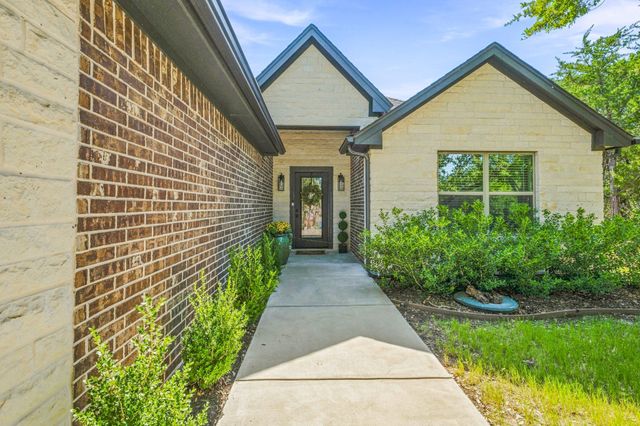 5004 Moss Rock Trail, Granbury, TX 76048