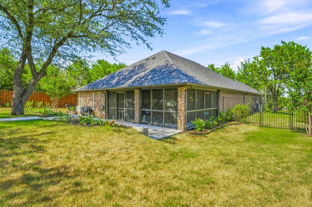 5004 Moss Rock Trail, Granbury, TX 76048