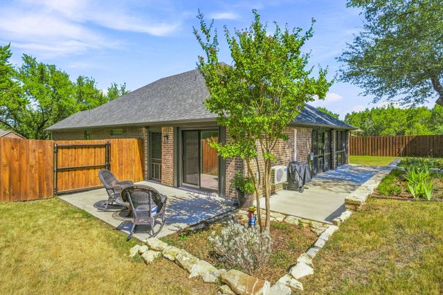 5004 Moss Rock Trail, Granbury, TX 76048