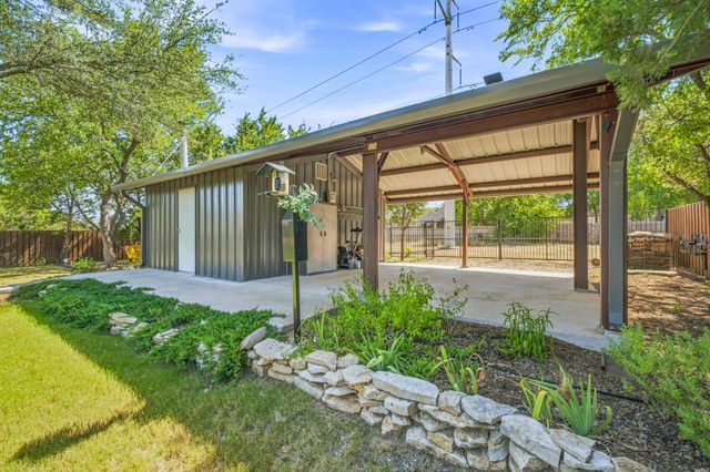 5004 Moss Rock Trail, Granbury, TX 76048