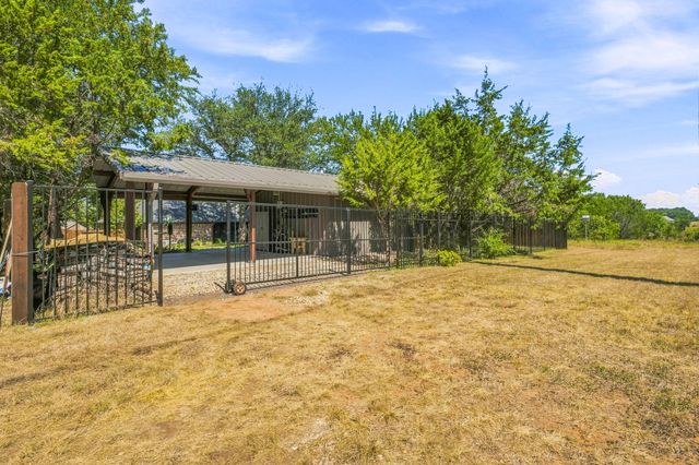 5004 Moss Rock Trail, Granbury, TX 76048