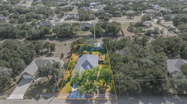 5004 Moss Rock Trail, Granbury, TX 76048