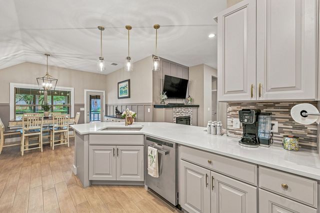 5004 Moss Rock Trail, Granbury, TX 76048